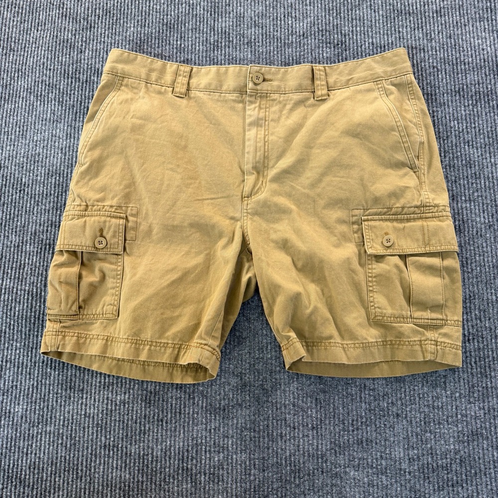 Roundtree & Yorke Mens Cargo Shorts Size 42W Khaki Solid 100 Cotton Casual Wear